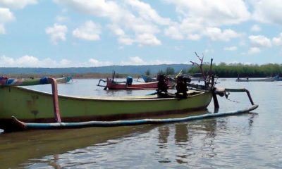 Jukung Nelayan jandas di muara sungai Getem Desa Mojomuyo. (ist)
