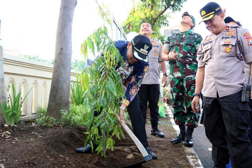 Forkopimda Kota Malang Kompak Tanam Pohon, Tanamkan Gerakan Cinta Lingkungan