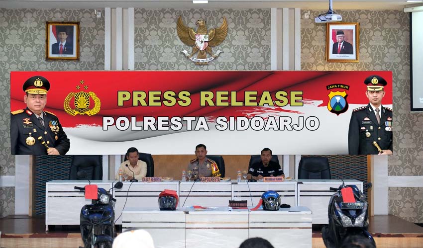 EVALUASI - Kapolresta Sidoarjo, Kombes Pol Zain Dwi Nugroho menganalisa dan mengevaluasi perkara selama Tahun 2019 kemarin