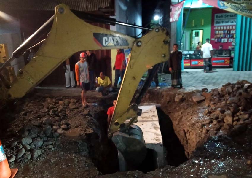 PU Bina Marga, Gerak Cepat Perbaiki Jembatan Ambles di Jalan Raya Bangil - Pandaan