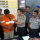 Tersangka Dwi Nur Soleh saat dirilis di Mapolresta Malang Kota. (gie)