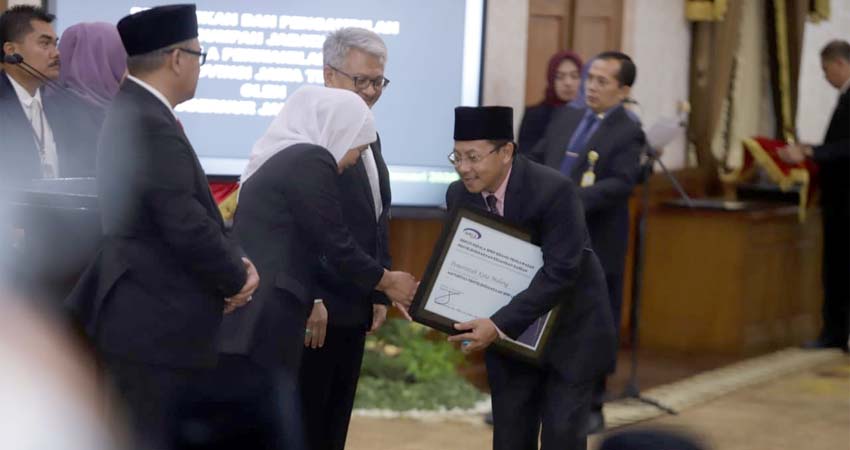 Walikota Malang Terima Penghargaan Pencapaian Maturitas SPIP Level 3 dari BPKP Jawa Timur