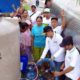 AIR BERSIH - Tim Bacabup Sidoarjo, Bambang Haryo Soekartono memberikan bantaun air bersih untuk korban banjir di Desa Kedungbanteng dan Desa Banjarasri, Kecamatan Tanggulangin, Sidoarjo, Senin (17/02/2020)