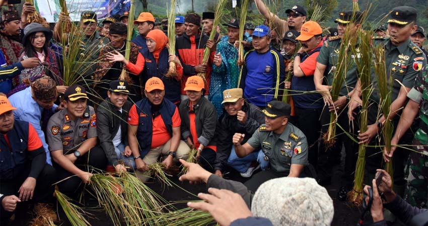 Dandim Lumajang Amankan Lereng Gunung Semeru