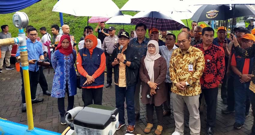 Gubernur Jatim Tinjau Pompa Air Bantuan di Tandon Air Tlogomas
