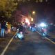 Mobil Honda Freed yang dikemudikan Dewi Supratiningsih warga Krajan, Desa Tembokrejo dilalap api di jalan raya Gladag, Rogojampi, Selasa (18/02/2020) malam. (ist)
