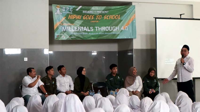 Hendik Purbaya, Ketua BPC HIPMI Kabupaten Malang Beri Arahan Kepada Siswa. (ist)