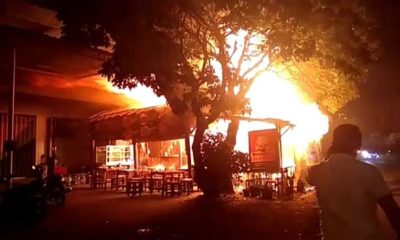 Rumah Makan Bang Gentong Terbakar, Tubuh Karyawan Tersambar Api