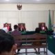 PEMBELAAN - Terdakwa kasus dugaan penyerobotan lahan Henry J Gunawan saat menyampaikan pembelaan di Pengadilan Negeri Sidoarjo, Senin (24/02/2020)