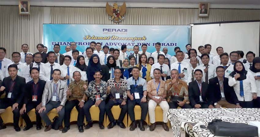 KOMPAK : Para peserta dan Panitia Pelaksana dari DPC Peradi RBA Malang. (gie)