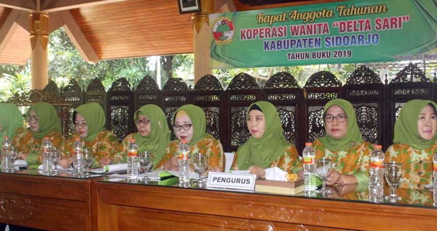 RAT - Koperasi Wanita (Kopwan) Delta Sari Sidoarjo memiliki aset Rp 2,7 miliar menggelar Rapat Anggota Tahunan (RAT) 2019 di Pendopo Delta Wibawa, Selasa (3/3/2020)