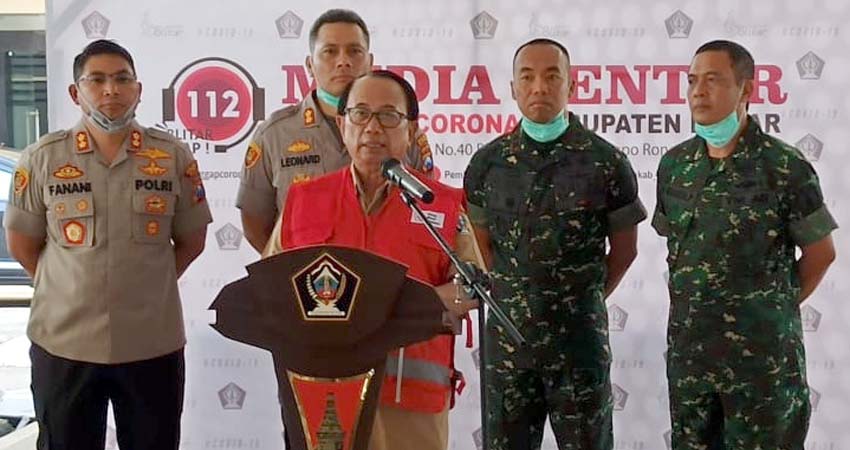 Bupati Blitar, Rijanto memberikan penjelasan terkait warga Blitar yang positif Convid-19