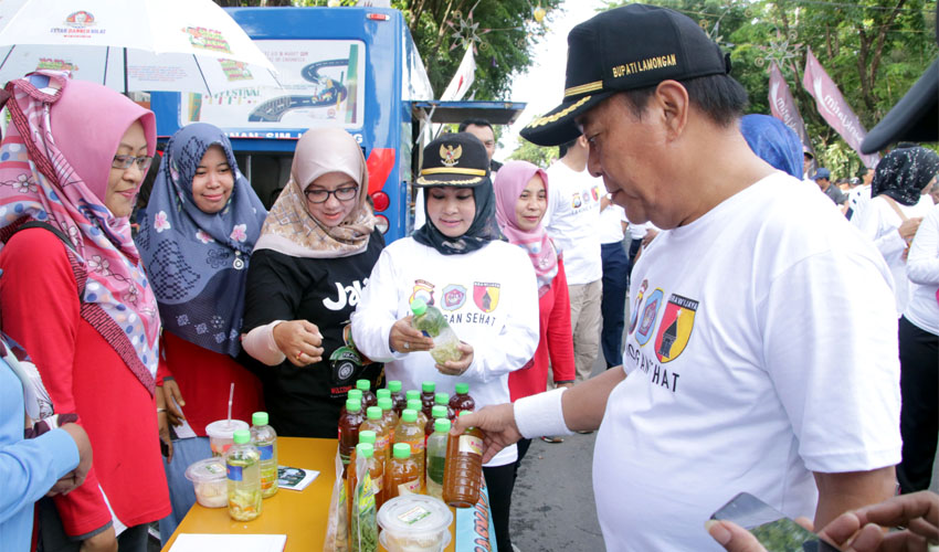 Cuci Tangan dan Minum Jamu, Cara Bupati Fadeli Ajak Masyarakat Cegah Corona