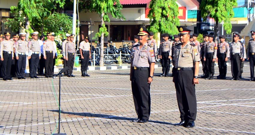 Dua Personil Polres Situbondo Naik Pangkat Pengabdian