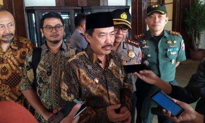 KETERANGAN - Wabup Sidoarjo, Nur Ahmad Syaifuddin memberikan keterangan pers usai menggelar rapat tertutup dengan tim ahli ITS Surabaya dan sejumlah OPD terkait di Pendopo Delta Wibawa, Kamis (05/03/2020)