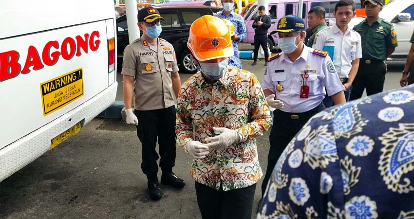 Seluruh Armada Bus Bagong Disemprot Desinfektan, Antisipasi Covid-19