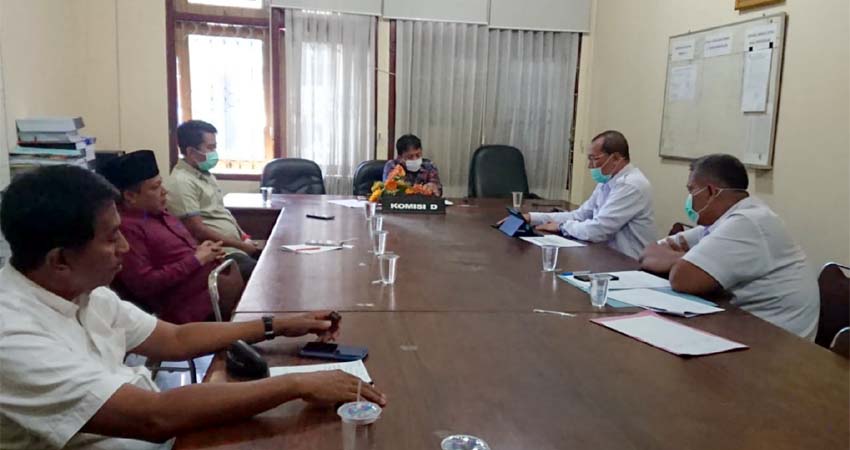 Sudiyo, Kepala Dinas Kesehatan Bangkalan saat rapat di DPRD Bangkalan