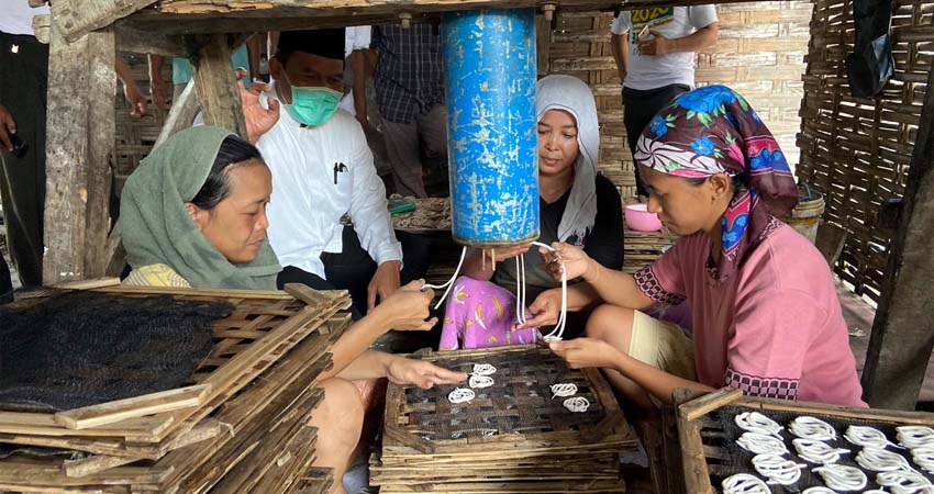 BHS Siap Kembangkan Potensi Pertanian Jeruk dan Peternakan Ayam di Balongbendo