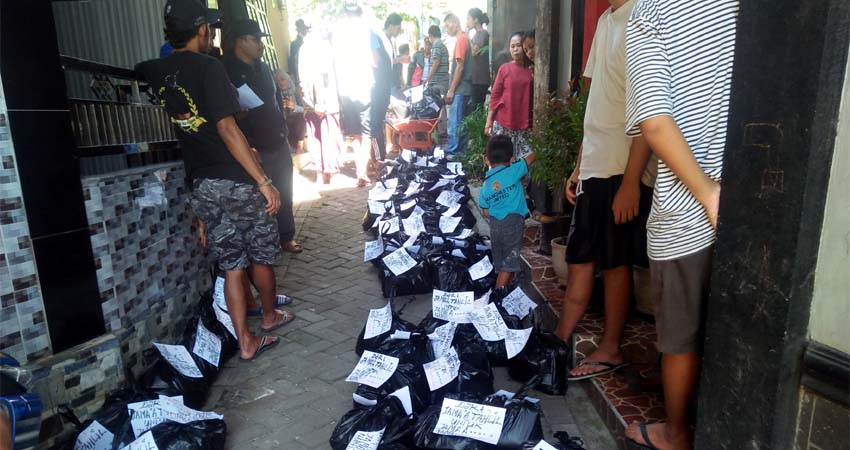 Bantuan Pemkot Batu Tak Kunjung Terealisasi, Pengurus Tahlil Bantu Sembako Gunakan Dana Sosial Kematian