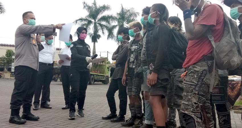 Diduga Terlibat Aksi Vandalisme, Polres Malang Amankan Sekelompok Punk