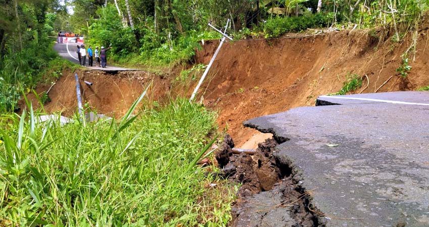 Jalur Utama Trenggalek - Bendungan Putus Total