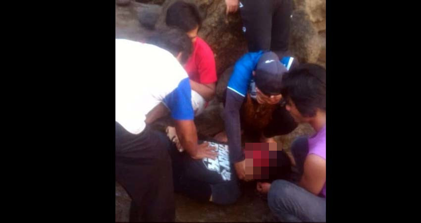 Jasad korban saat ditemukan sudah tidak bernyawa di tepi pantai Nanggelan. (ist)