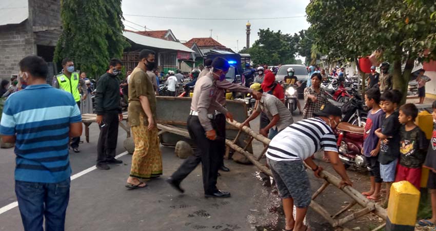 Habib Hadi Lihat Langsung Jembatan Kedungmiri yang Nyaris Ambruk