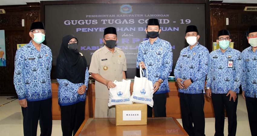 KORPRI Lamongan Berikan Bantuan 5000 Masker dan 600 Sembako ke Masyarakat Terdampak Covid-19