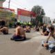 Para pembalap liar saat didata di halaman Mapolresta Malang Kota (ist)