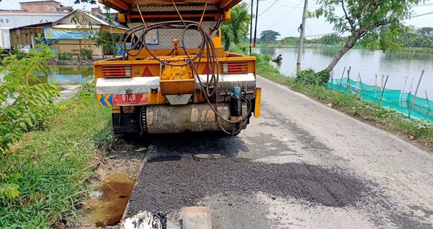 Pemkab Lamongan Mulai Genjot Perbaikan Jalan Rusak Pasca Banjir