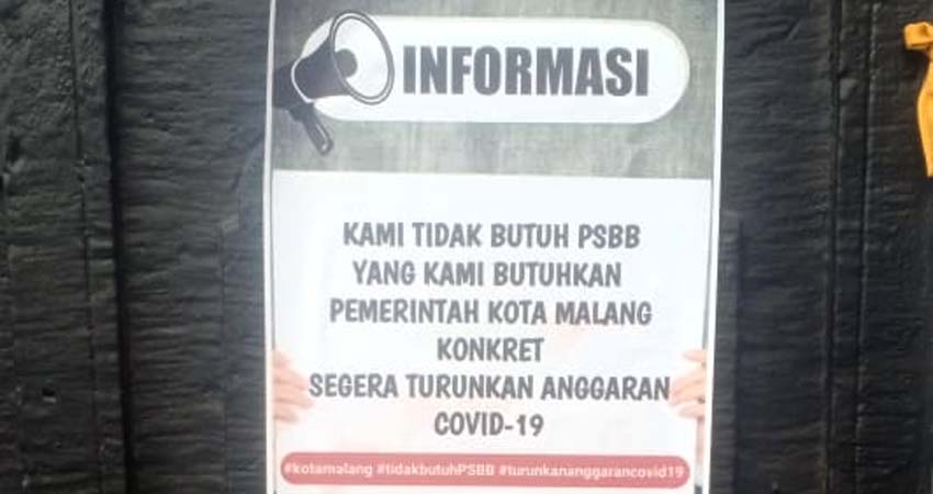 Poster penolakan PSBB menempel di berbagai instansi Kota Malang