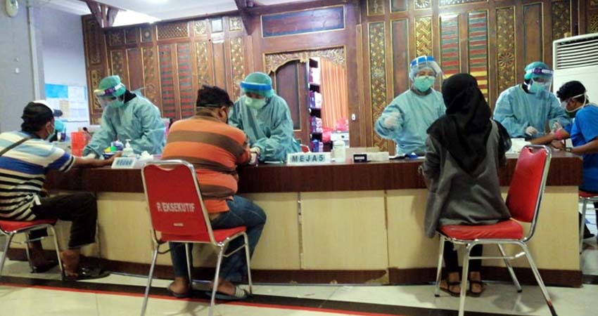 Sebelum Verfak, 1.047 PPS Pilkada Sidoarjo Jalani Rapid Test di Lima Rumah Sakit Rujukan