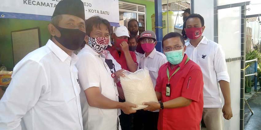 Fraksi PDIP Bantu Sembako ke Warga Dusun Ngandat