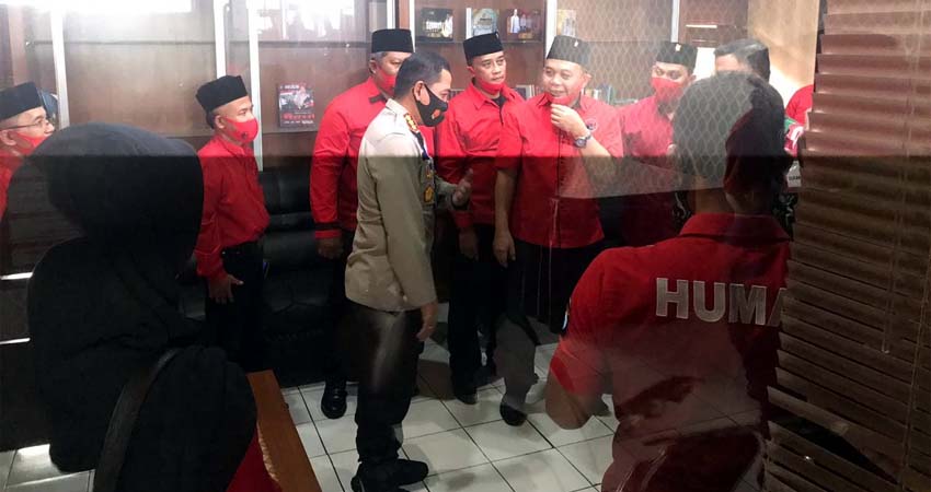 PDIP Kota Malang Adukan Pembakaran Bendera Partai