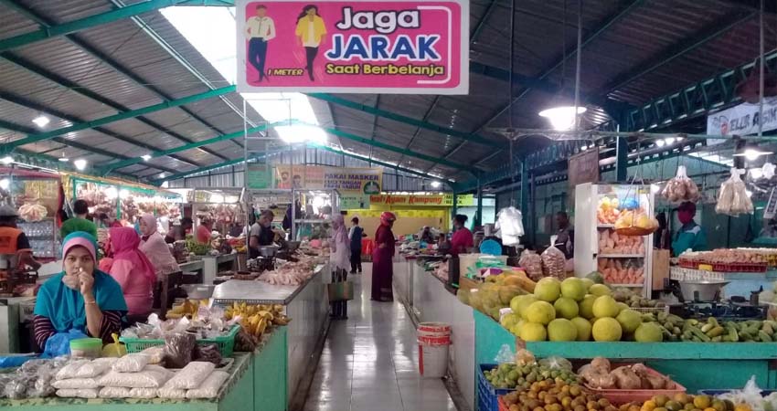 Situbondo Transisi New Normal, Pedagang dan Pengunjung Pasar Patuhi Protokol Kesehatan