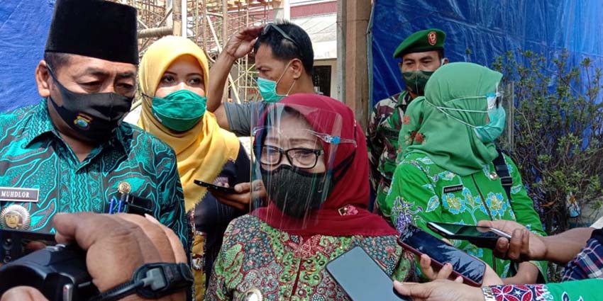 SOSIALISASI: Bupati Jombang Hj.Mundjidah Wahab usai menghadiri Sosialisasi Perbup No 34-39 Tentang Ijin Hajatan di Kabupaten Jombang