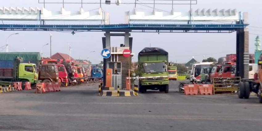 Pintu masuk terminal kargo Mayangan Kota Probolinggo