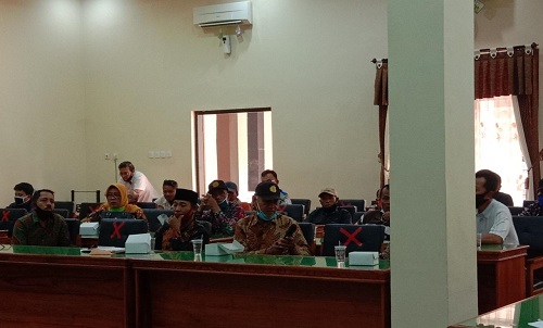 HEARING: Suasana hearing kelompok tani di Kecamatan Munjungan dengan Komisi 2 DPRD Trenggalek.