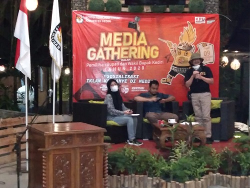 KPU Kabupaten Kediri menggelar acara Media Gathering Dalam Pemilihan Bupati dan Wakil Bupati Kediri Tahun 2020, Selasa (29/9/2020) malam.