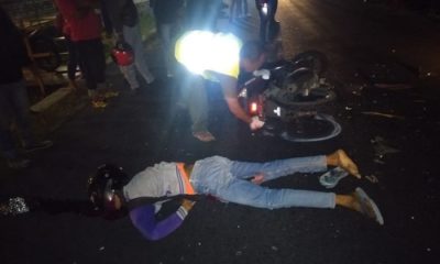 TEWAS : Tabarakan motor lawan motor di JL Raya Waruberon, Kecamatan Balongbendo, Sidoarjo menyebabkan seorang pengendara motor tewas di TKP dan seorang lainnya mengalami luka berat, Rabu (23/09/2020) malam.