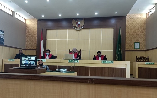 SIDANG: Suasana Sidang ke 5 kasus ujaran kebencian yang membeli akun FB Suteki, Kamis (24/09/20).