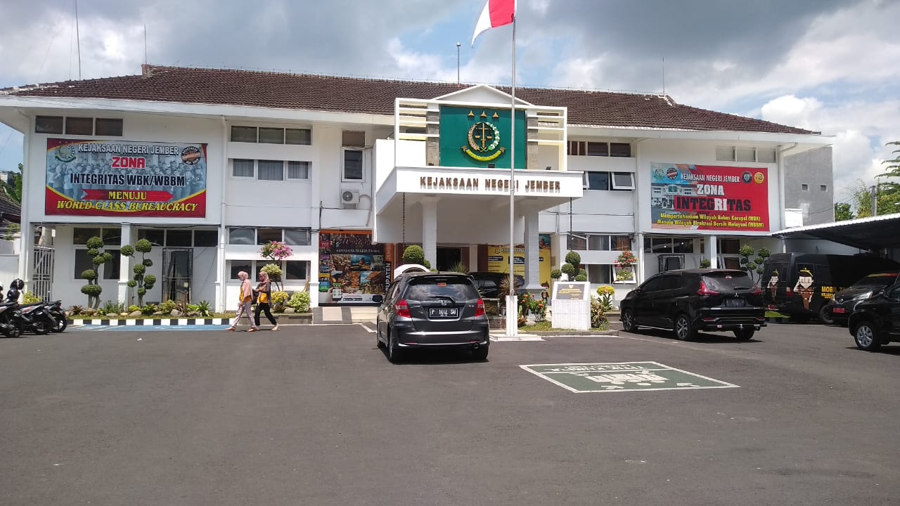 Kantor Kejaksaan Negeri Jember.