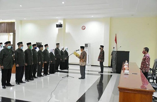 PENGUKUHAN : Suasana pengukuhan Pengurus DMI oleh Pj Bupati Trenggalek di gedung Bhawarasa.