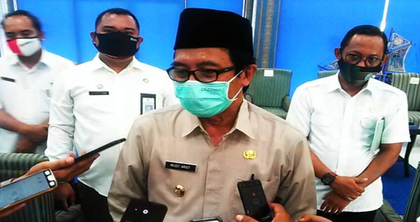 Plt Bupati Jember, Drs KH A Muqit Arief.
