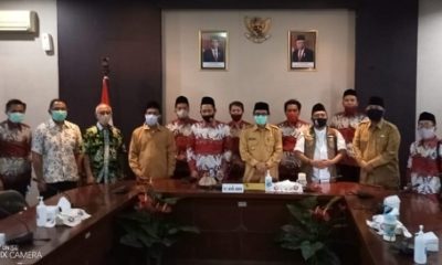 Plt Bupati Jember, Drs KH A Muqit Arief, bersama pengurus FKUB Jember.