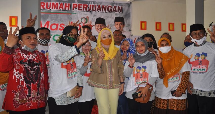 Novita Hardiny saat melakukan kampanye virtual di Kecamatan Karangan.