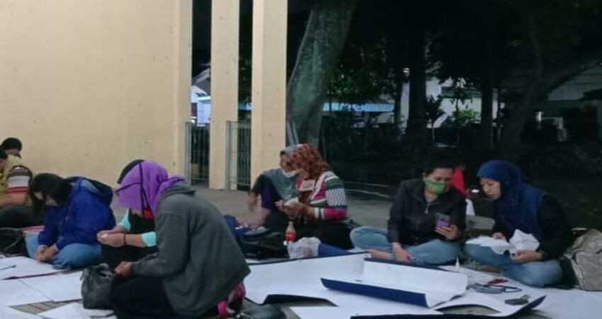 Workshop pembuatan kostum karnival yang diadakan oleh Kabunga Group di Sanggar Celaket.