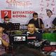 KONSER VIRTUAL: Suasana konser virtual Paslon Bupati Trenggalek nomor urut 2 bersama eks vokalis Nidji, Giring Ganesha di Posko Pemenangan.