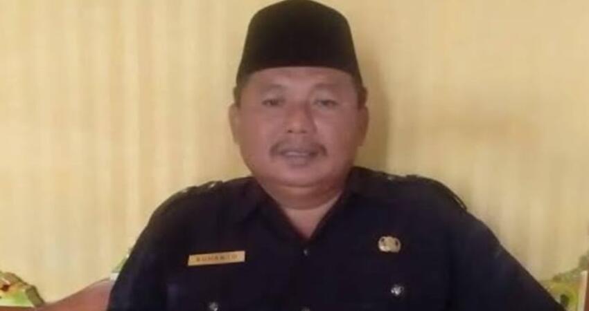 Ketua AKD Kabupaten Lumajang, Suhanto, saat bertemu Memontum.com.