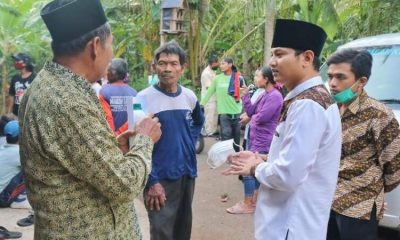 Calon Bupati Trenggalek nomor urut 2 Mochamad Nur Arifin saat menyapa masyarakat.